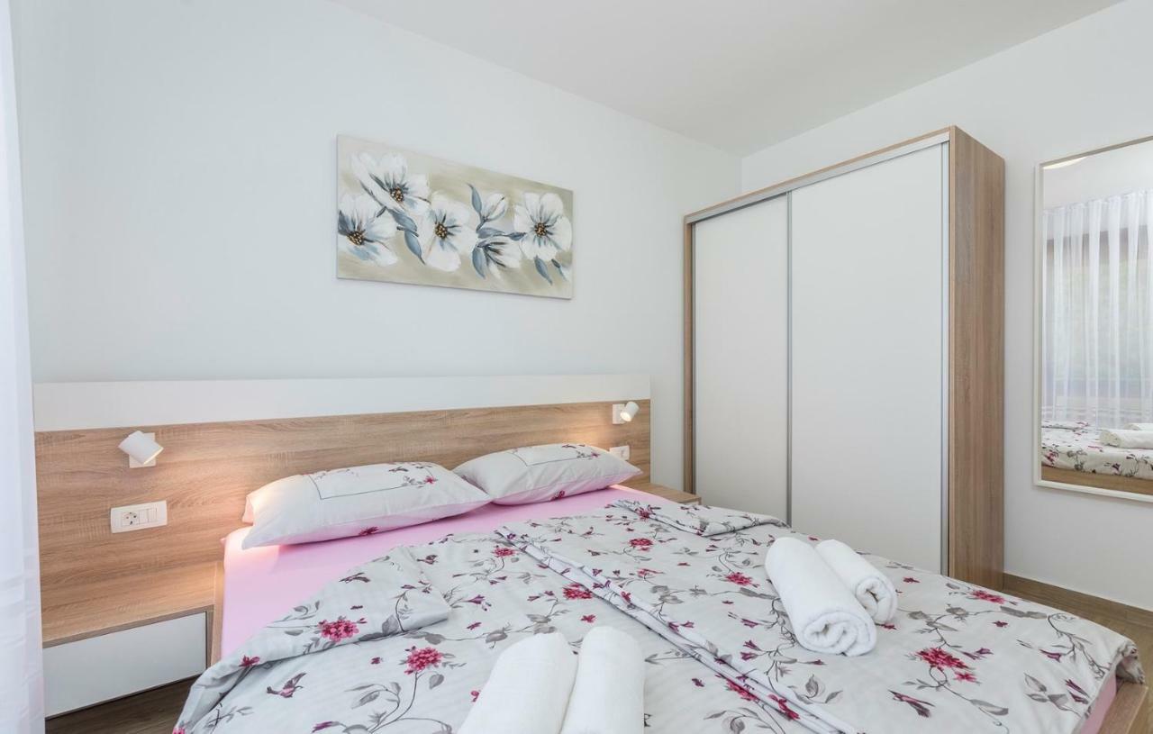 Apartments Hana In Фунтана Экстерьер фото