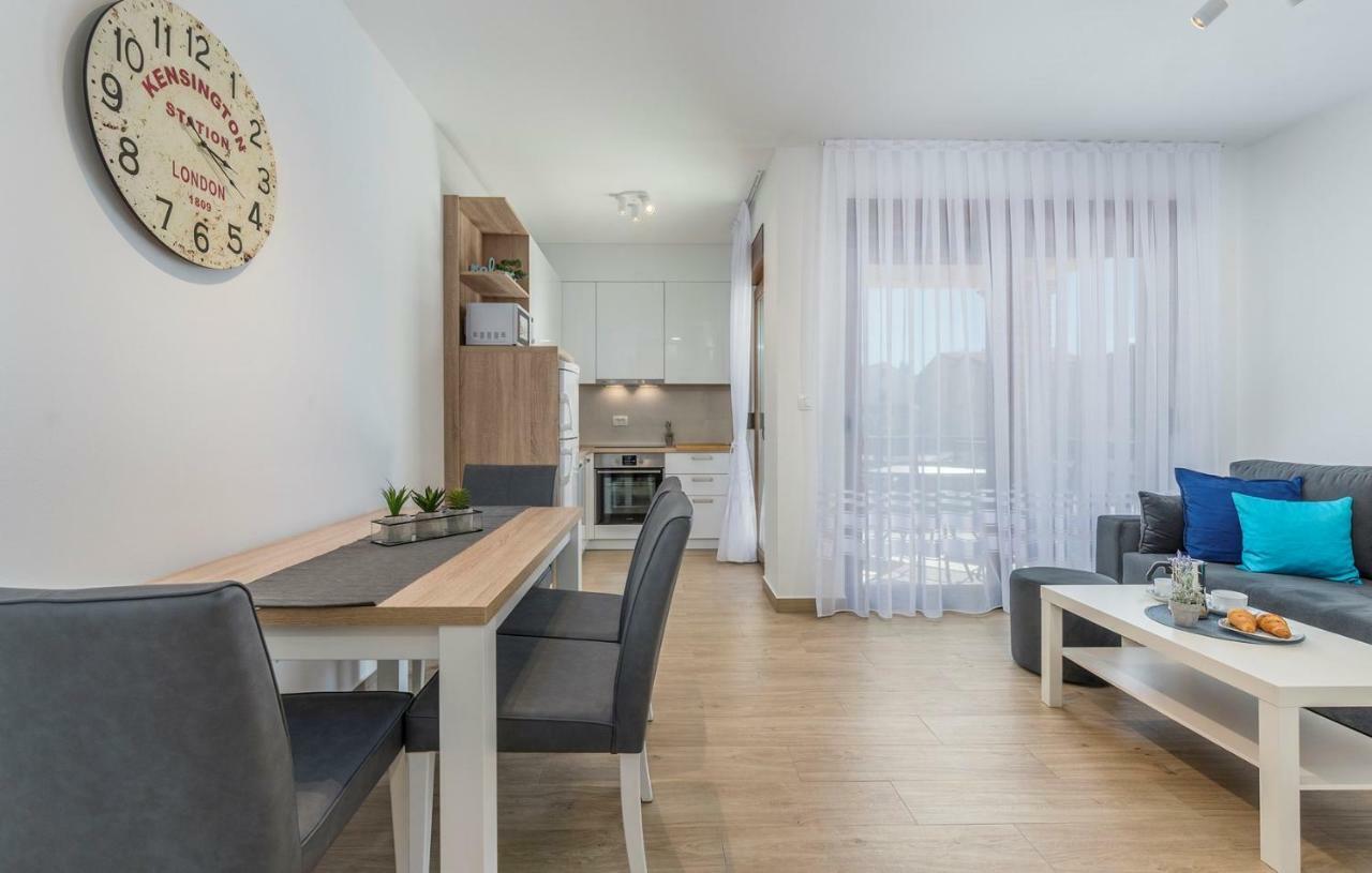 Apartments Hana In Фунтана Экстерьер фото