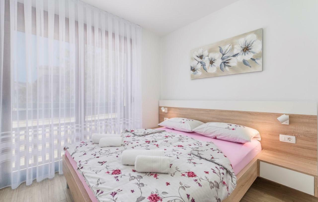 Apartments Hana In Фунтана Экстерьер фото