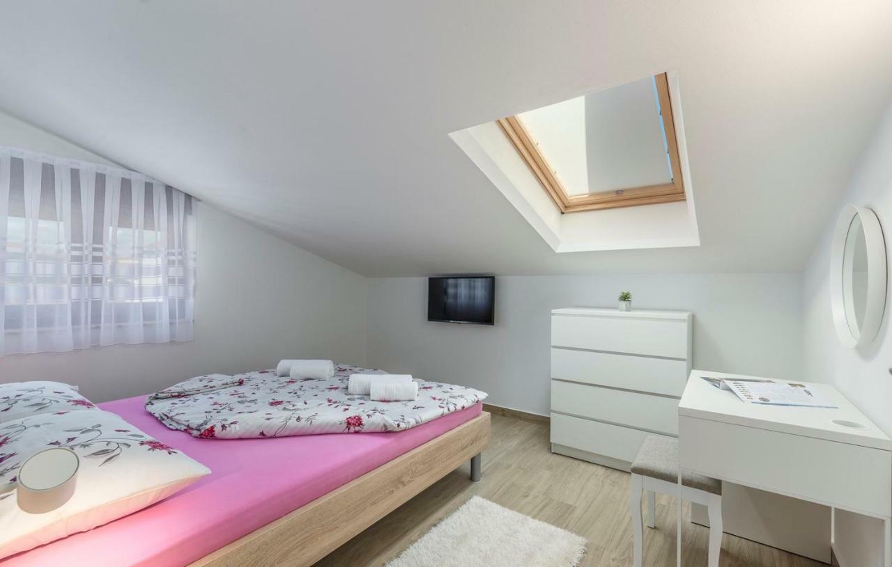Apartments Hana In Фунтана Экстерьер фото